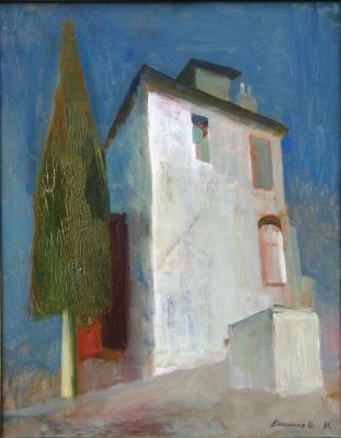 Будинок з кипарисом