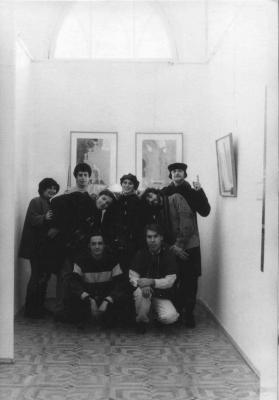 "Страшне-любовне". Групове фото учасників виставки 